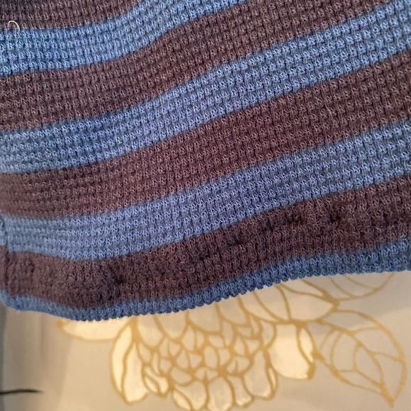 Lacoste Cropped Hoodie - Picture 6 of 6